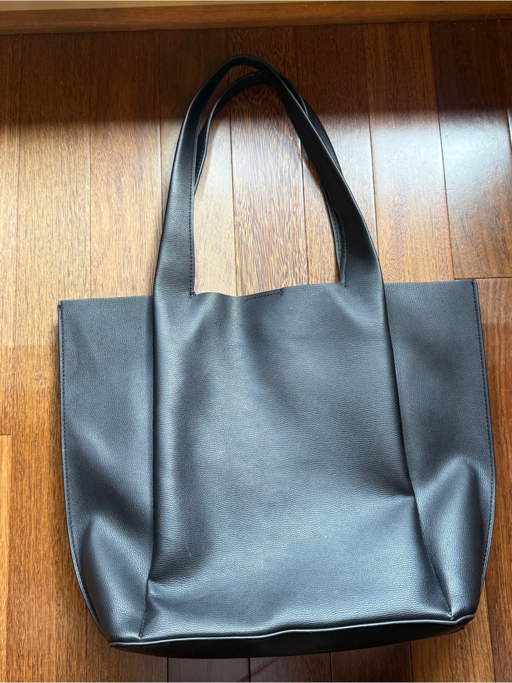 Zara Classic Black Tote Bag - Minimalist Women's Carryall - Picture 2 of 5